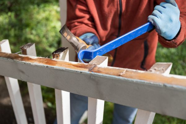 Cost of Deck Railing Replacement in Lakeville